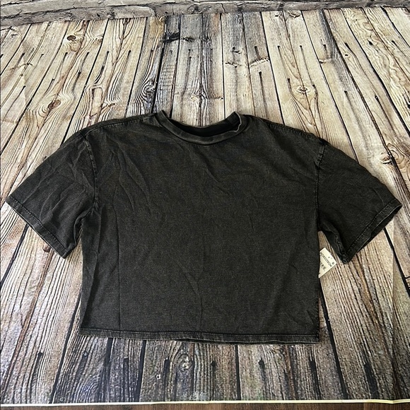 Black Cropped T-Shirt - Picture 1 of 4